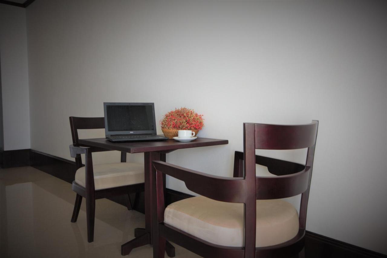Continental Plaza Vientiane Hotel Ban Nongdouang Buitenkant foto